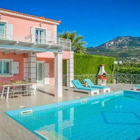 Sleeps 4 Pool Air Con Wifi
