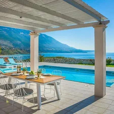 Sleeps 4 Pool Air Con Wifi *