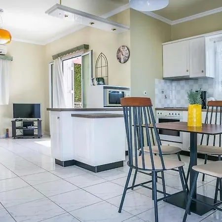 Sleeps 4 Pool Air Con Wifi Villa Karavádhos