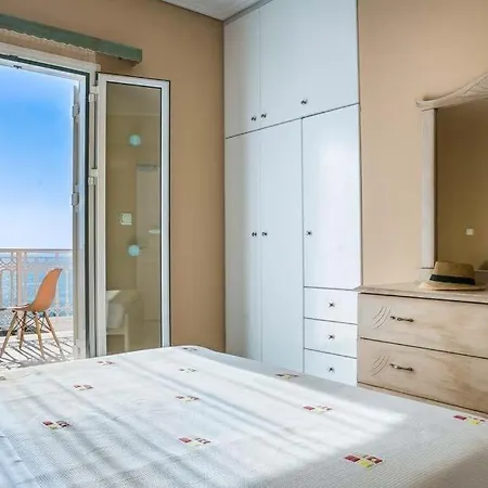 Sleeps 4 Pool Air Con Wifi * Karavádhos
